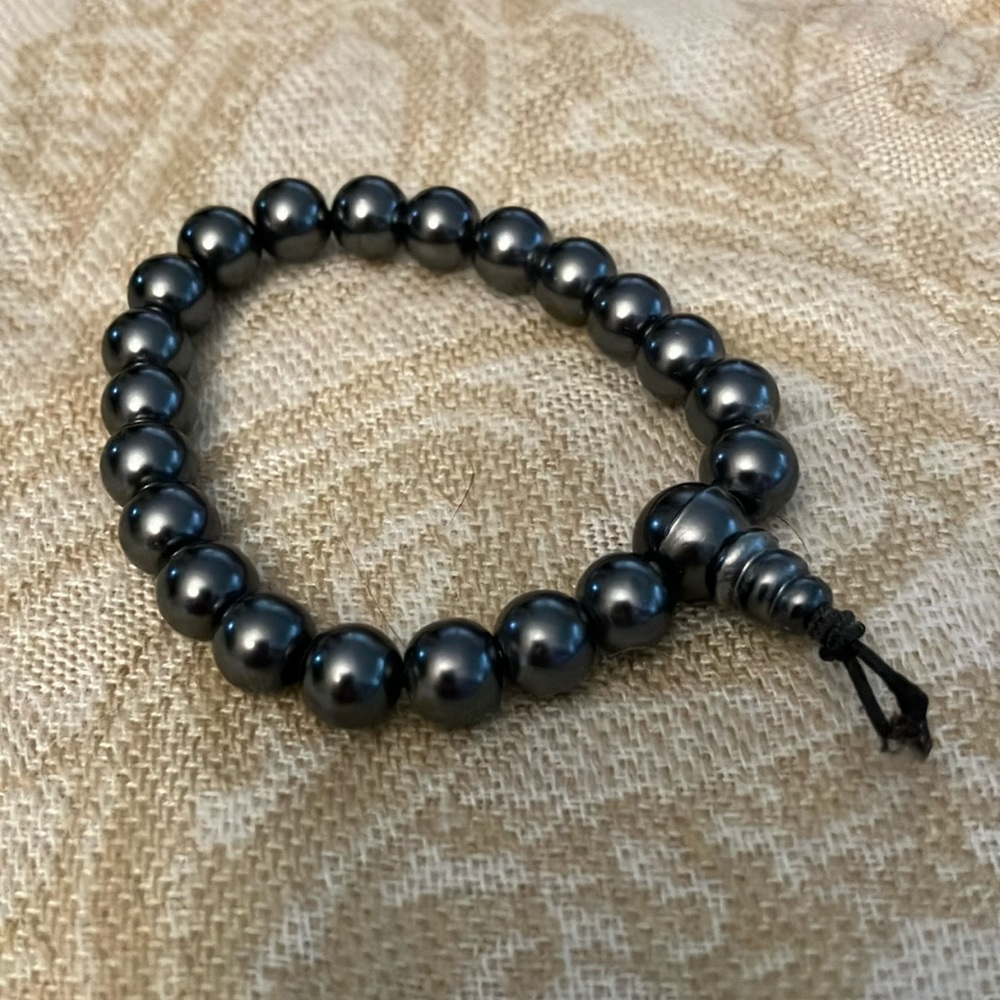 🜃 HEMATITE GROUND BRACELET — 7” EXPANDABLE